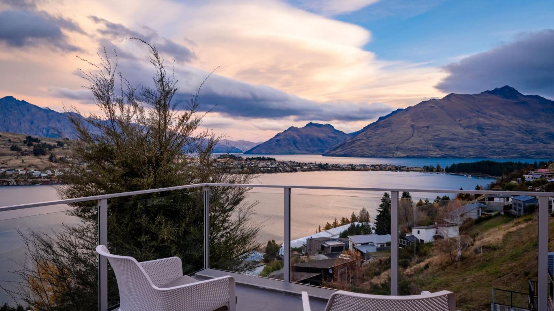 Tahuna Vista-Fire Place-Hot Tub -Free Parking -Bbq Queenstown Bagian luar foto